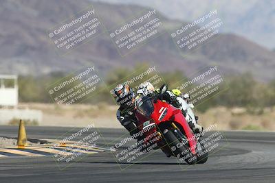 media/Oct-30-2025-Racers Edge (Thu) [[dabbdaf680]]/3-B Group/Session 2 (Turn 14)/